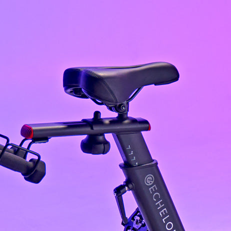 Vented competition-style seat to mimic the feel of a road bike.